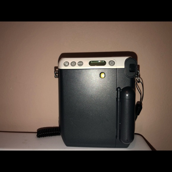 Fujifilm Instax mini 70 Polaroid camera - Picture 2 of 2